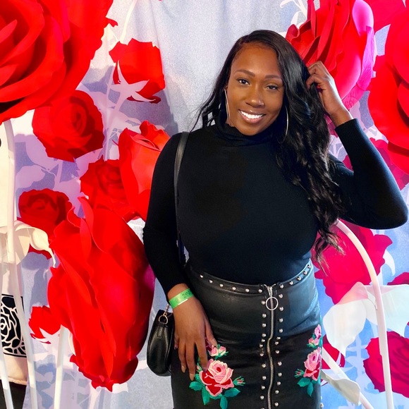 Meet your Posher, Michelle - Picture 1 of 3